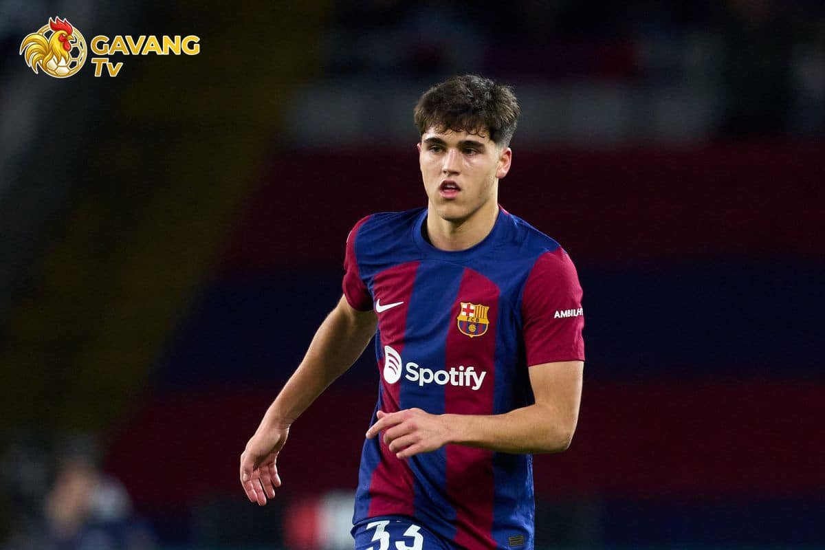 Trung vệ Pau Cubarsi hiện tượng tuổi teen của FC Barcelona và học viện La Masia